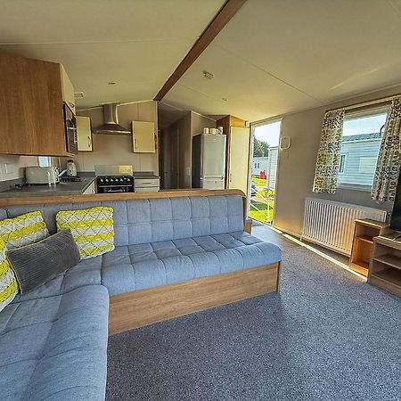 Lovely 8 Berth Caravan In Southview Holiday Park, Ref 33042Tc Skegness Exterior photo