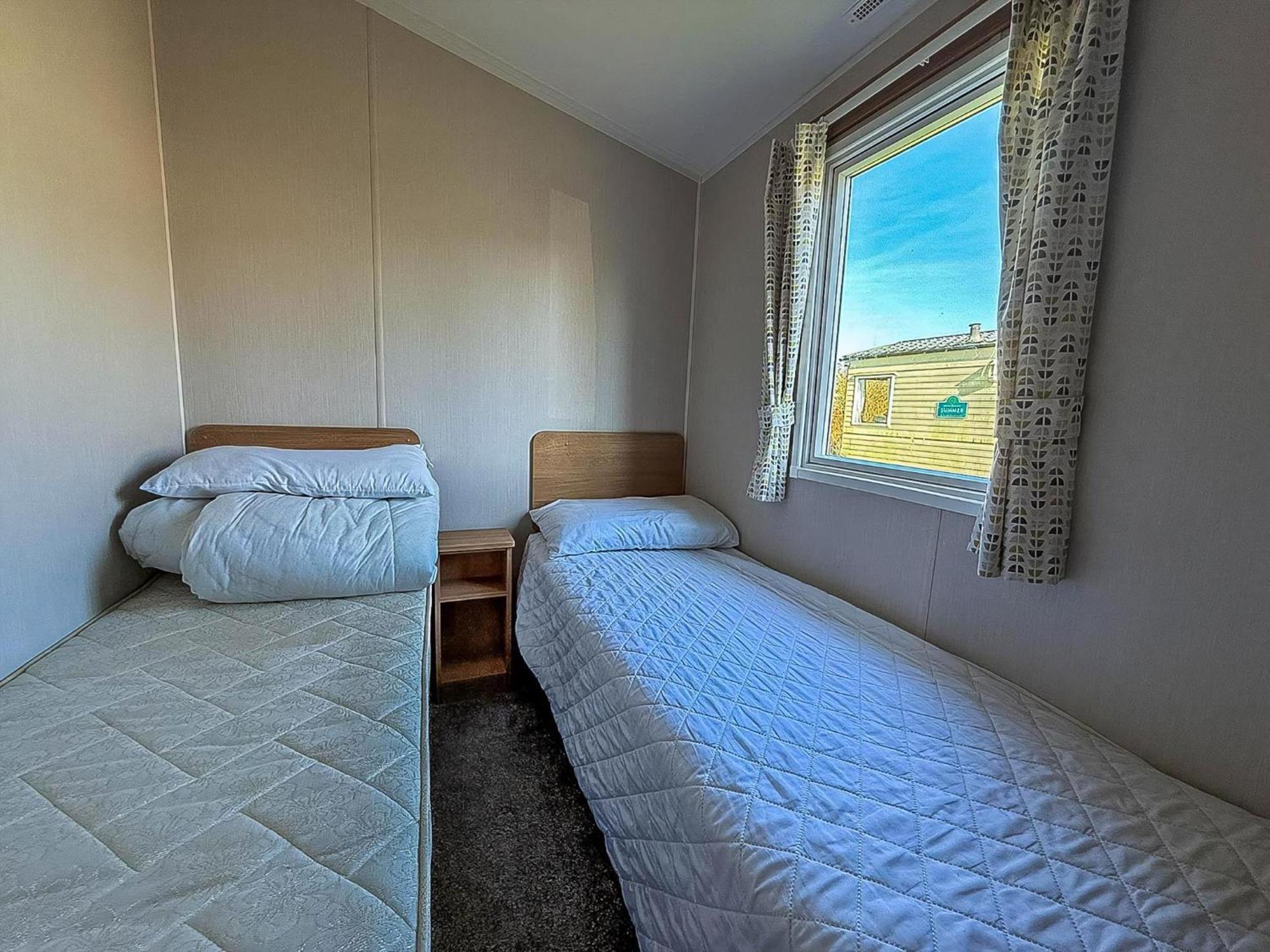 Lovely 8 Berth Caravan In Southview Holiday Park, Ref 33042Tc Skegness Exterior photo