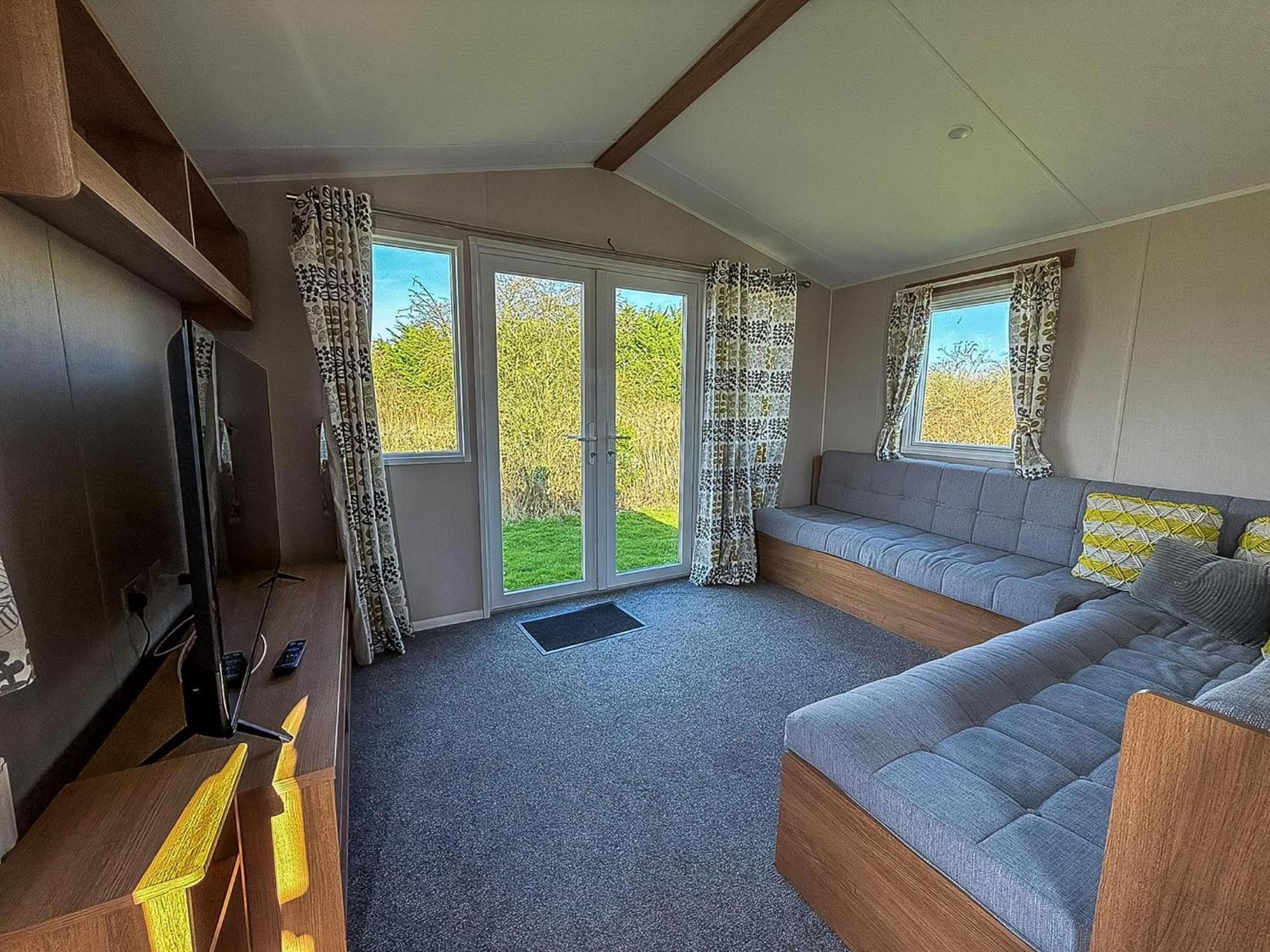 Lovely 8 Berth Caravan In Southview Holiday Park, Ref 33042Tc Skegness Exterior photo